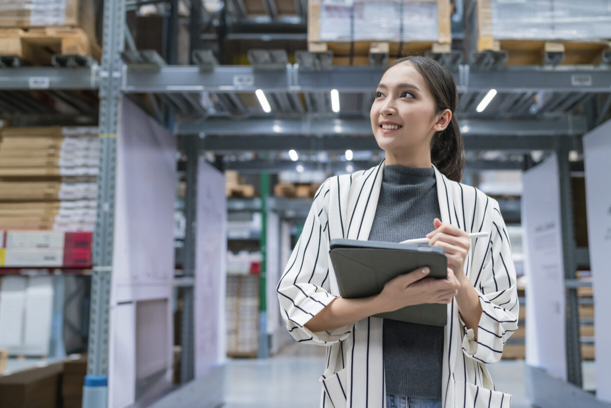 woman wondering the difference between MCA vs. traditional loans